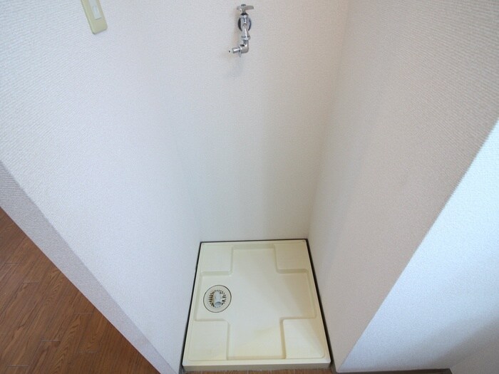 物件内観写真12　(洗濯機置場)