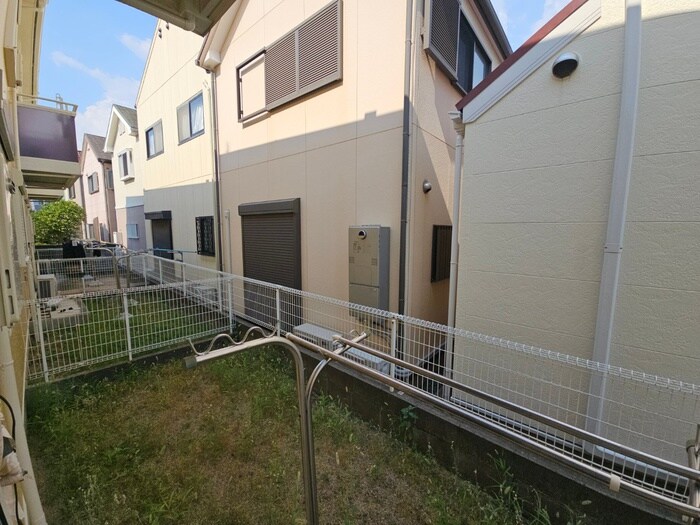 物件内観写真12　(室内からの展望)