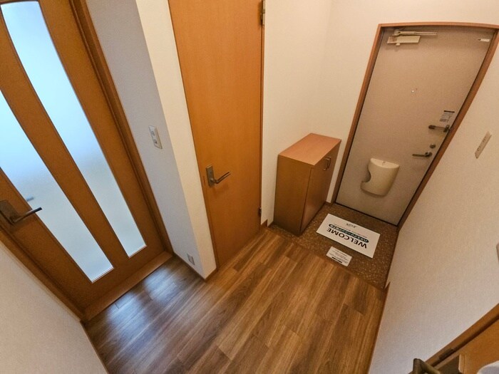 物件内観写真13　(玄関)