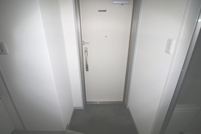 物件内観写真18　(玄関)