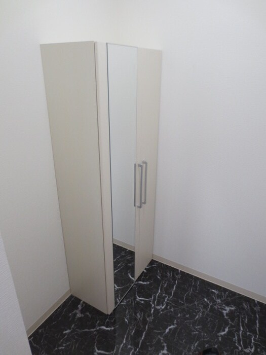 物件内観写真17　(玄関)