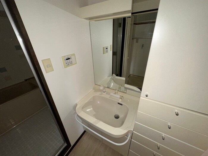 物件内観写真8　(洗面)