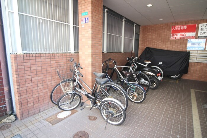 物件外観写真5　(駐輪場)