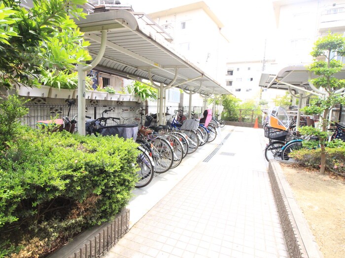 物件外観写真5　(駐輪場)