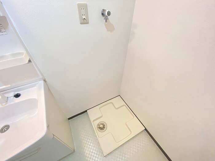 物件内観写真15　(洗濯機置場)