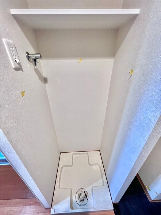 物件内観写真12　(洗濯機置場)