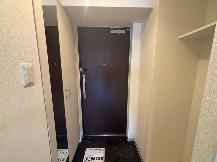 物件内観写真14　(玄関)