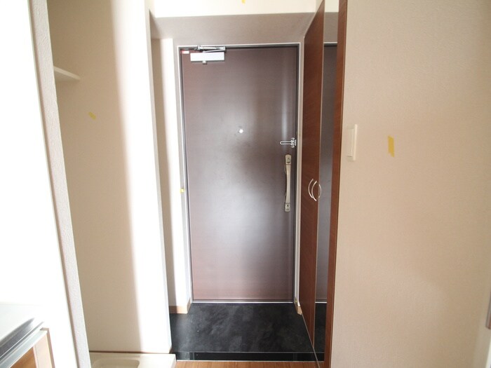 物件内観写真17　(玄関)