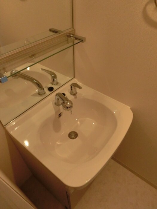 物件内観写真8　(洗面)