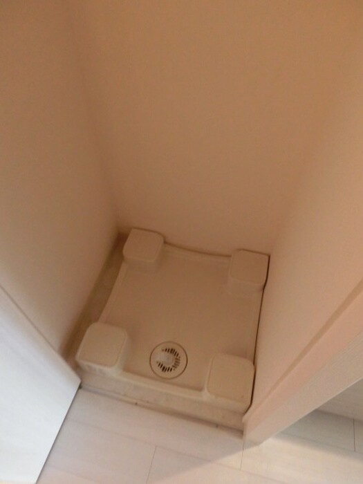 物件内観写真10　(洗濯機置場)