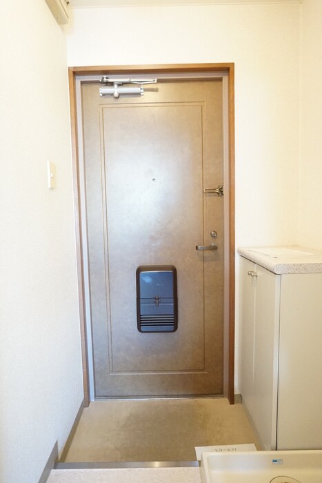 物件内観写真13　(玄関)