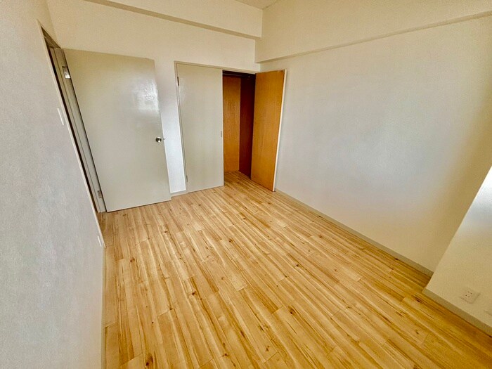 物件内観写真8　(居室)