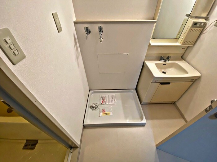 物件内観写真14　(洗濯機置場)