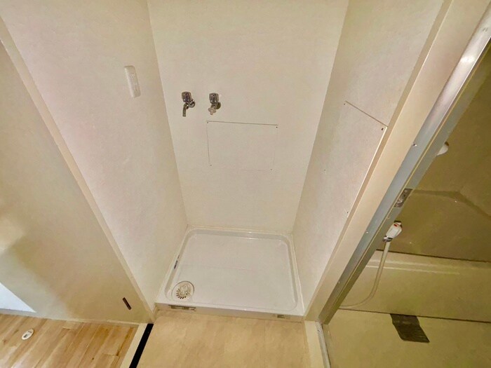 物件内観写真15　(洗濯機置場)