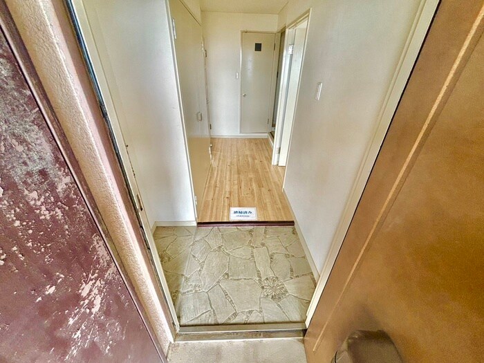 物件内観写真17　(玄関)