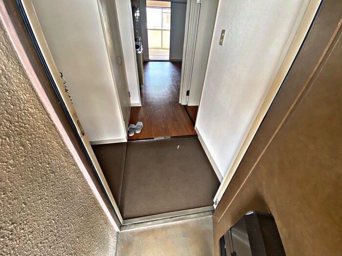 物件内観写真17　(玄関)