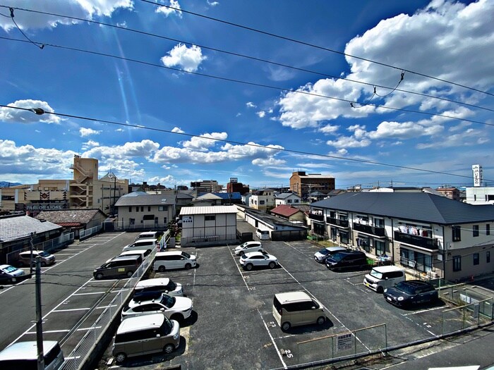 物件内観写真22　(室内からの展望)