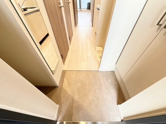 物件内観写真7　(玄関)