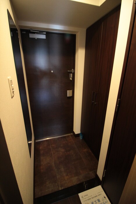 物件内観写真9　(玄関)