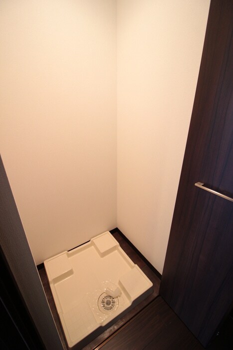 物件内観写真11　(洗濯機置場)