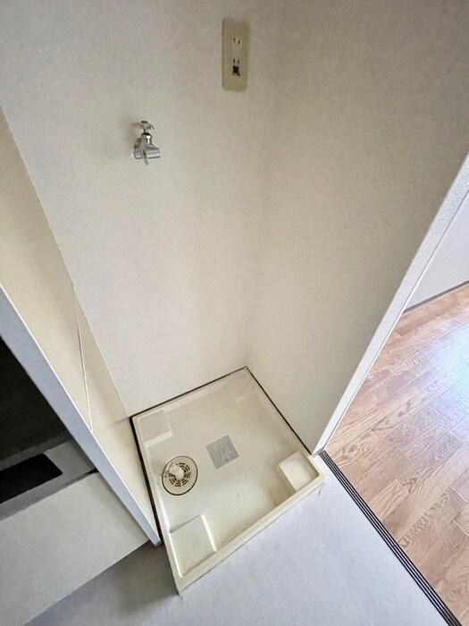 物件内観写真15　(洗濯機置場)