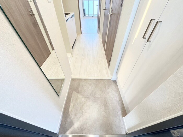 物件内観写真7　(玄関)