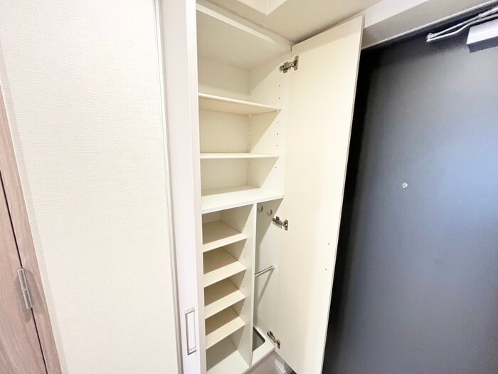 物件内観写真8　(靴箱)