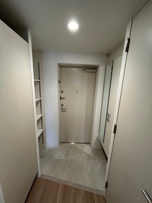 物件内観写真15　(玄関)