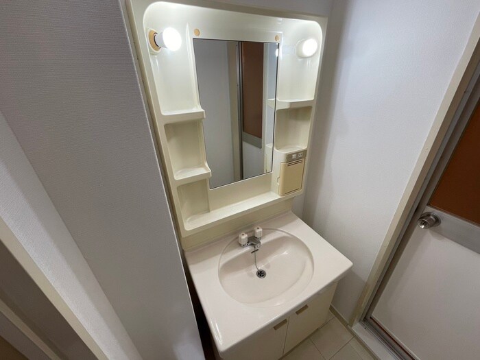 物件内観写真9　(洗面)