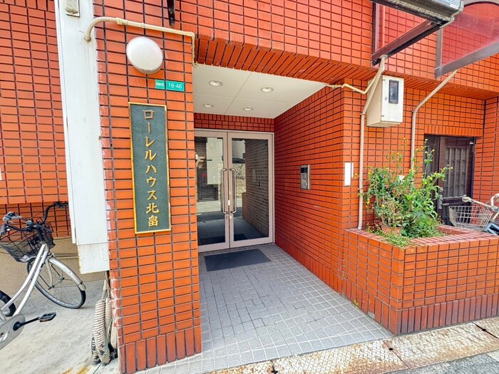 物件外観写真4　(エントランス部分)