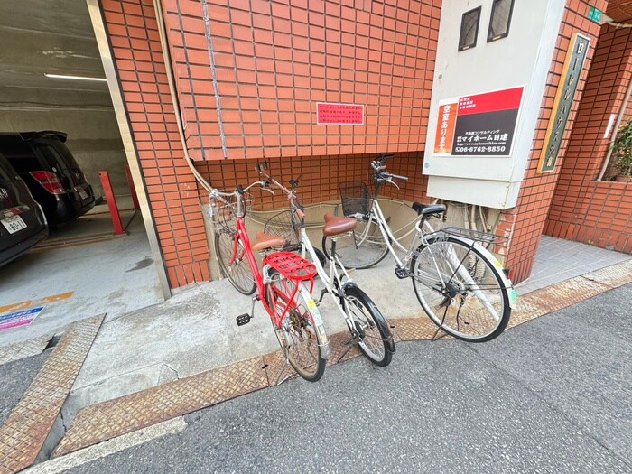 物件外観写真5　(駐輪場)