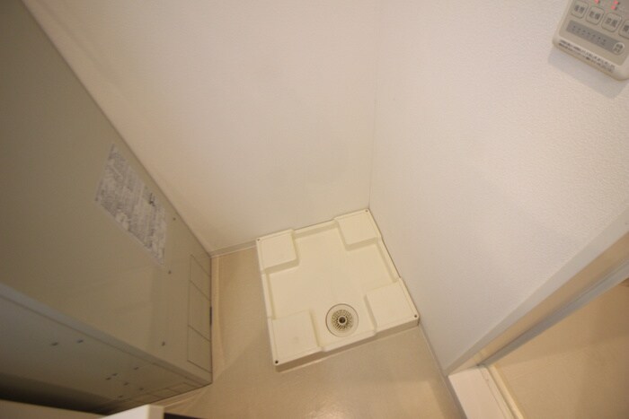 物件内観写真18　(洗濯機置場)