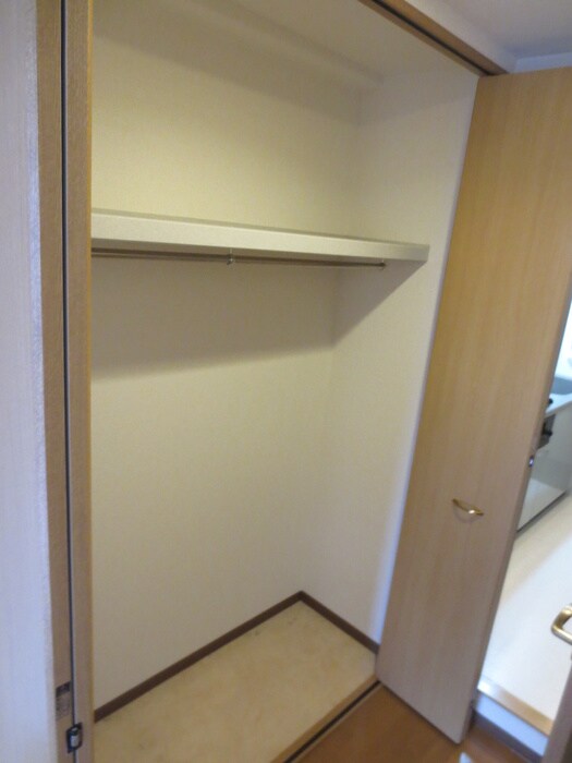 物件内観写真10　(収納)