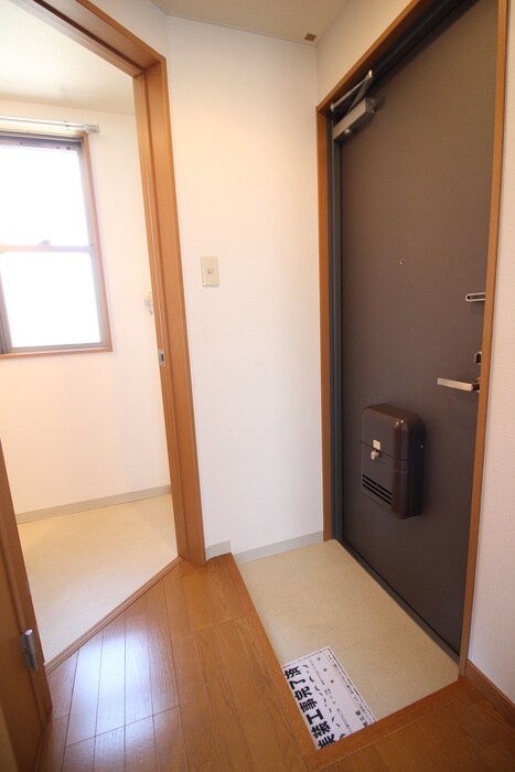 物件内観写真15　(玄関)