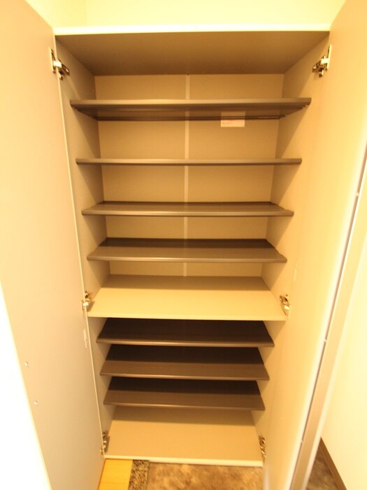 物件内観写真8　(靴箱)