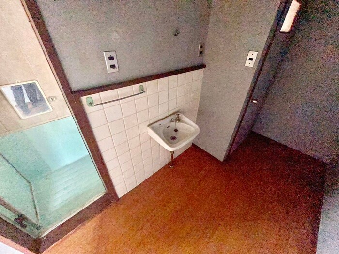 物件内観写真11　(洗面)