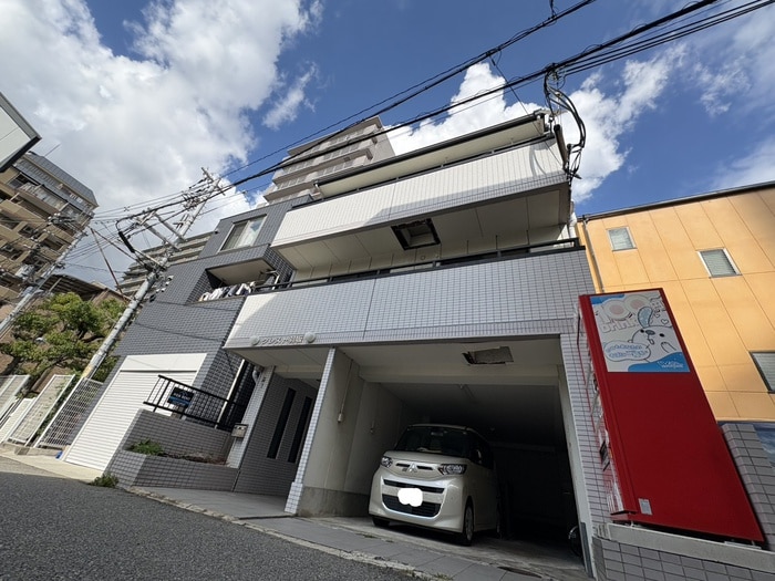 物件外観写真6　(駐車場)