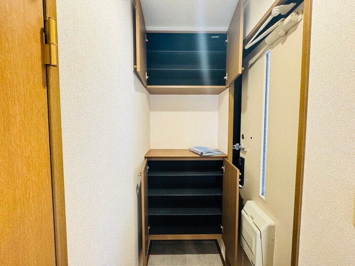 物件内観写真15　(靴箱)