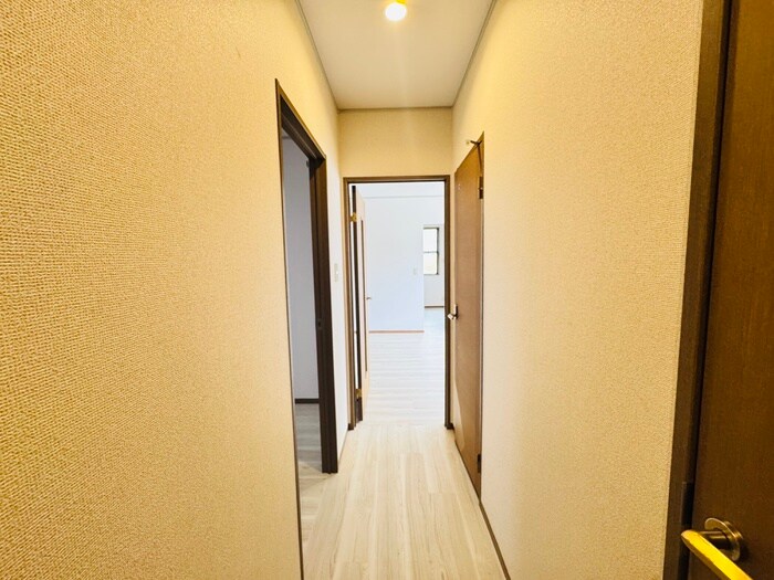 物件内観写真18　(廊下)