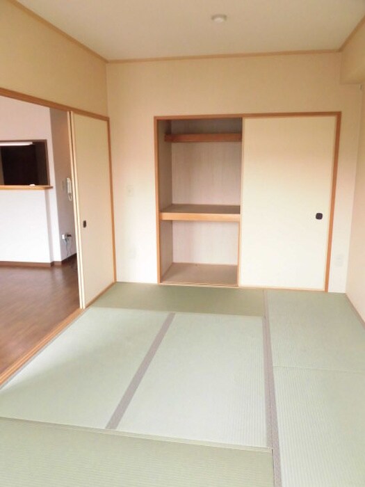 物件内観写真10　(居室)