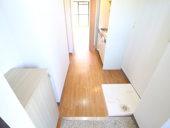 物件内観写真16　(玄関)