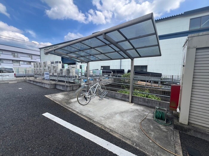 物件外観写真5　(駐輪場)