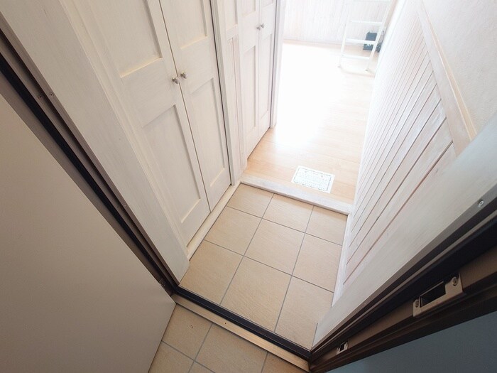 物件内観写真15　(玄関)