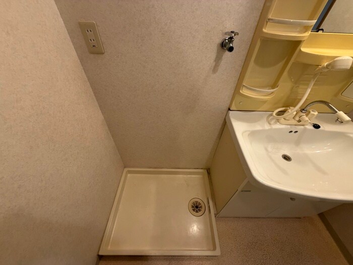 物件内観写真15　(洗濯機置場)