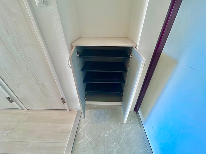 物件内観写真15　(靴箱)