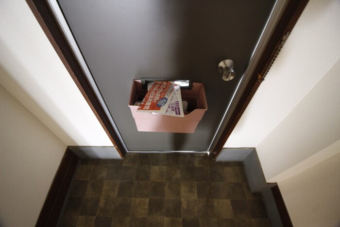 物件内観写真16　(玄関)