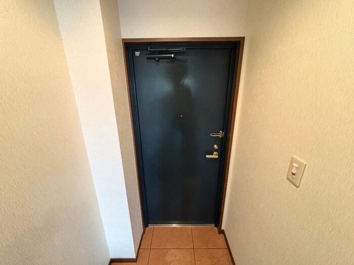 物件内観写真11　(玄関)