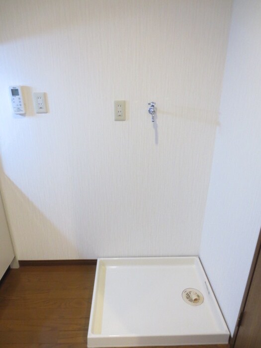 物件内観写真14　(洗濯機置場)