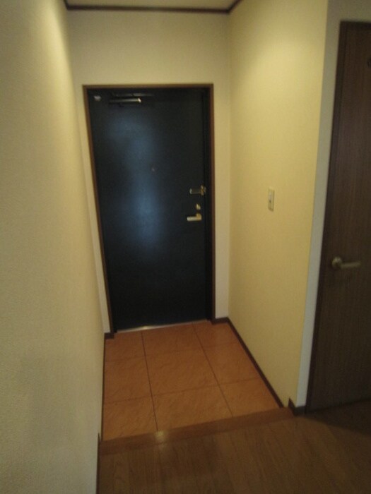 物件内観写真16　(玄関)