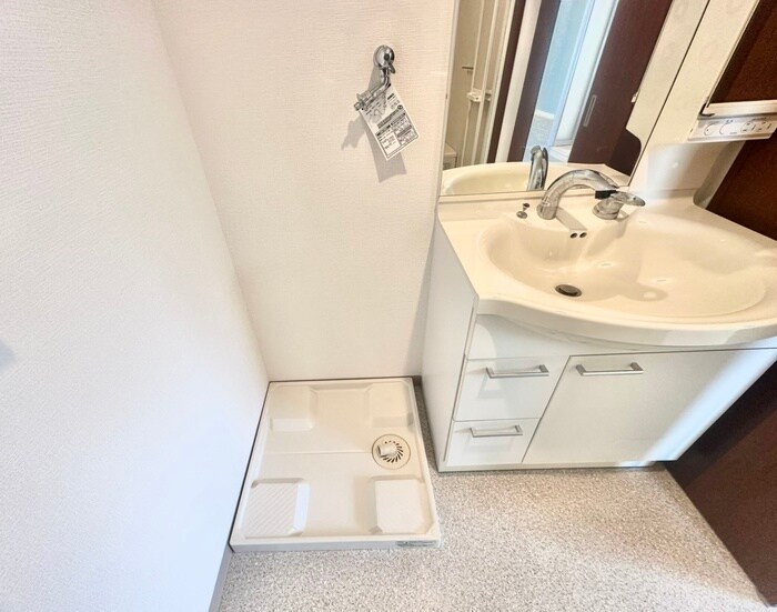 物件内観写真16　(洗濯機置場)